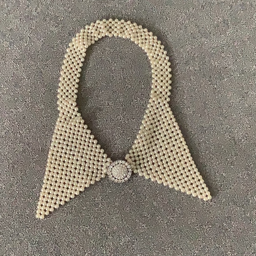 Vintage Pearl Collar Necklace with front clasp
